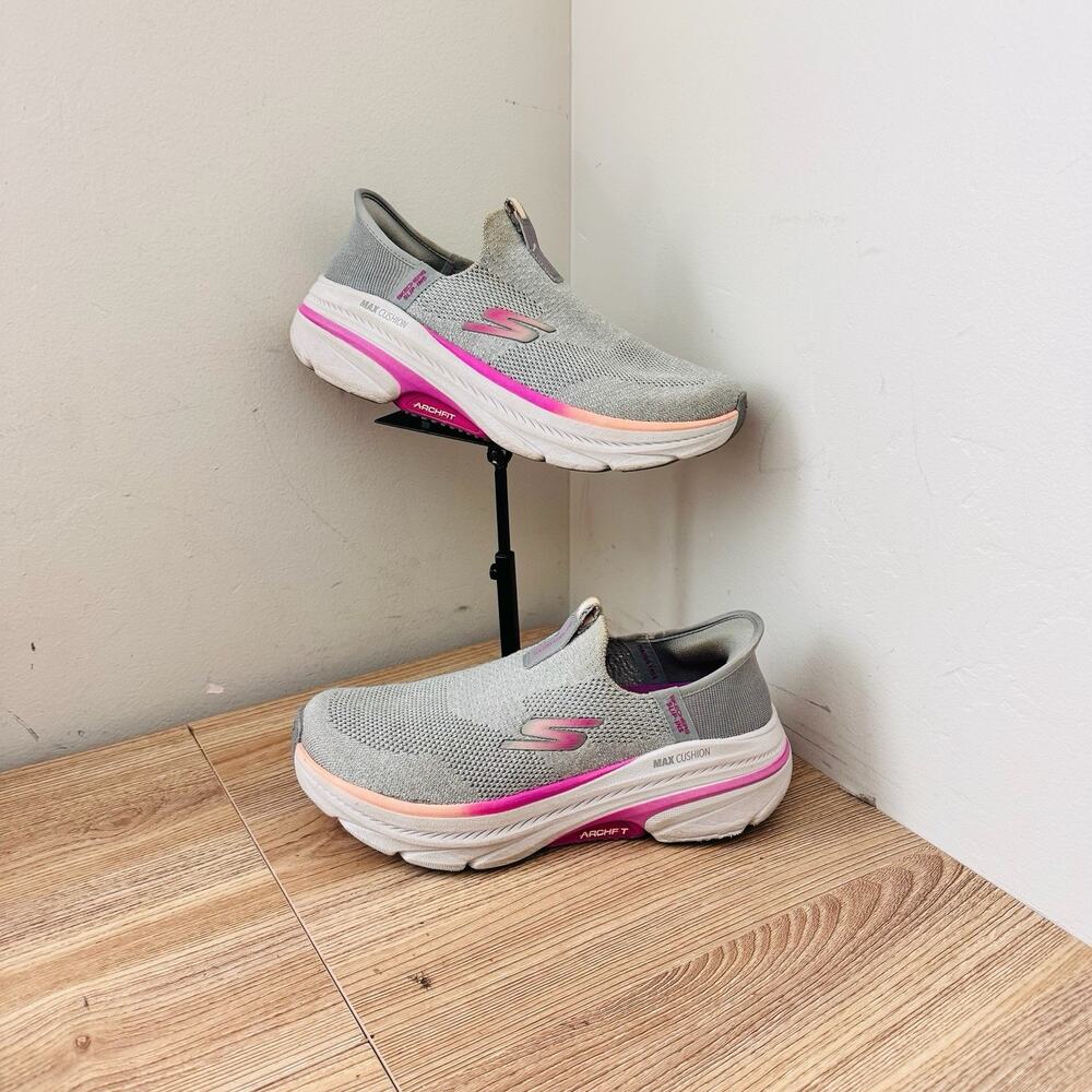 Skechers Women's Max Cushioning Arch Fit 2.0 Cambridge Slip-ins Gray Size 7